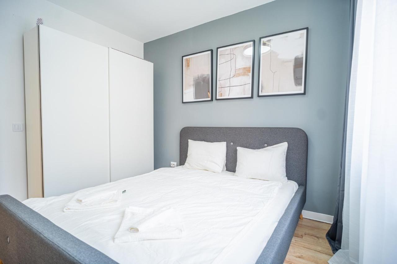 Refreshingly Chic: Newly Renovated 2Br Apartment Bukarest Eksteriør billede