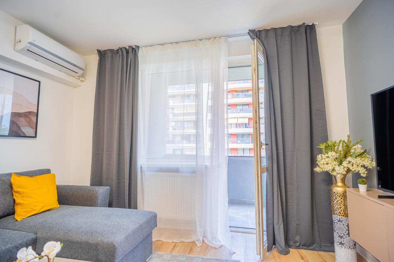 Refreshingly Chic: Newly Renovated 2Br Apartment Bukarest Eksteriør billede